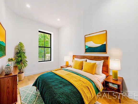 3rd image of 206 Mac Dougal St #2