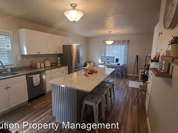 4th image of 883 Bel Mar Dr #2