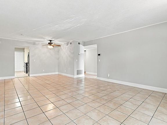 4th image of 605 NORTHLAKE BOULEVARD #33