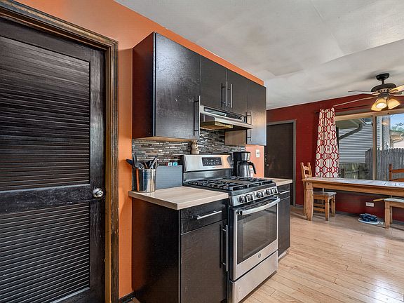 3rd image of 140 Tamarack Dr