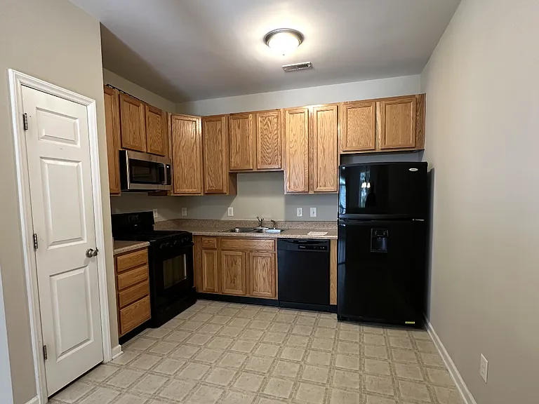 2210 Valley Edge Dr #105 — Photo 6