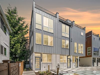 828 C NW 52nd Street, Seattle, WA, 98107