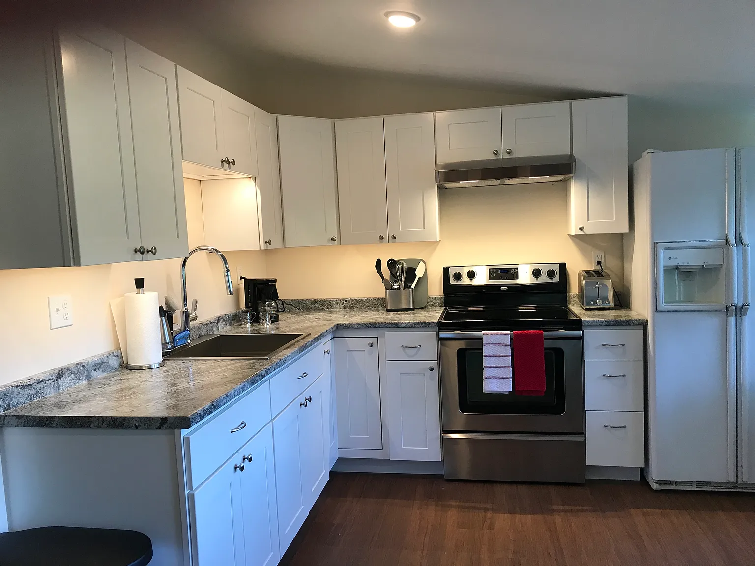 1 bed, 400 sqft, $1,850 — Photo 2
