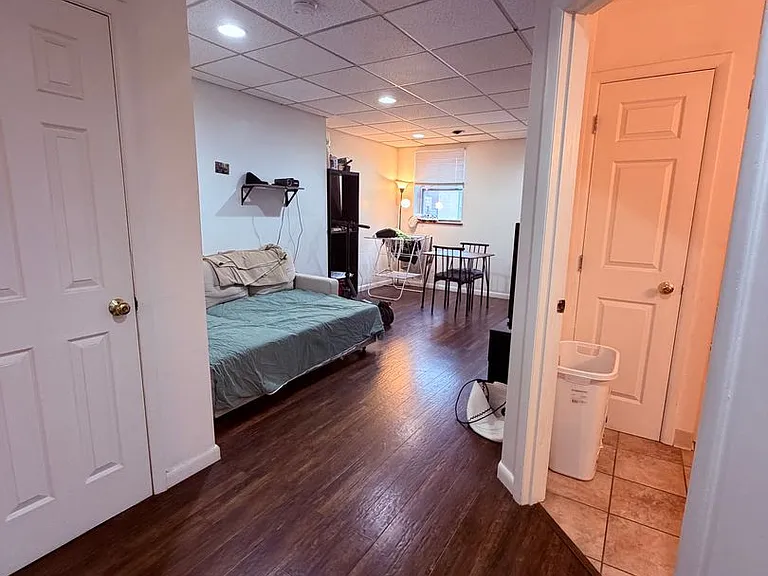 1221 E Carson — Photo 9
