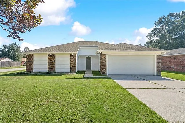 109 Meredith Dr — Photo 3