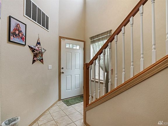 5th image of 10924 185th Ave E