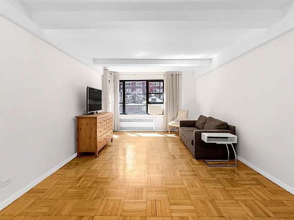 5th image of 30 E 37th St APT 5K