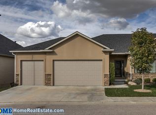 8948 Sandhills Ct, Lincoln, NE 68526