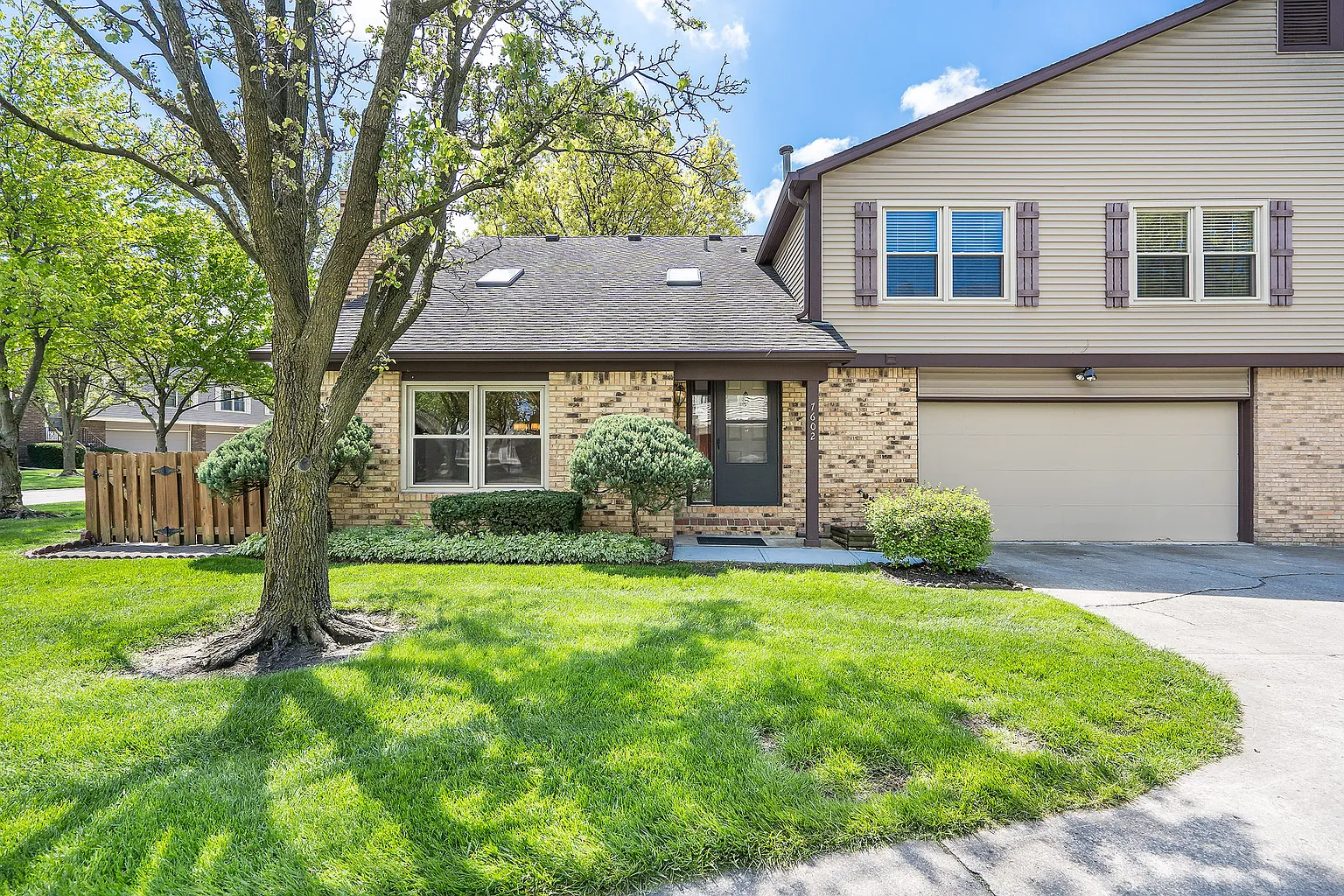 7602 Farm View Cir W photo 1