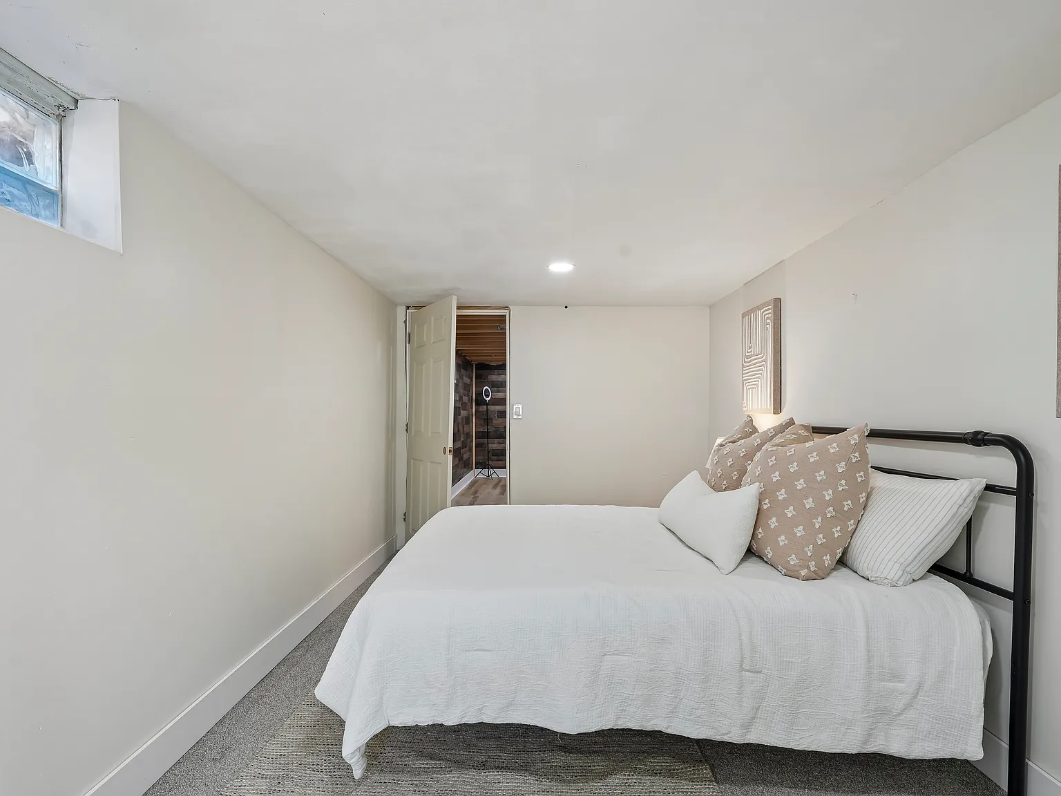 4 bed, 1.5 bath, 1650 sqft, $2,650 — Photo 4