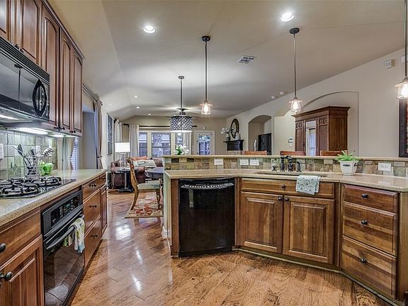 2nd image of 4729 Brighton Dr