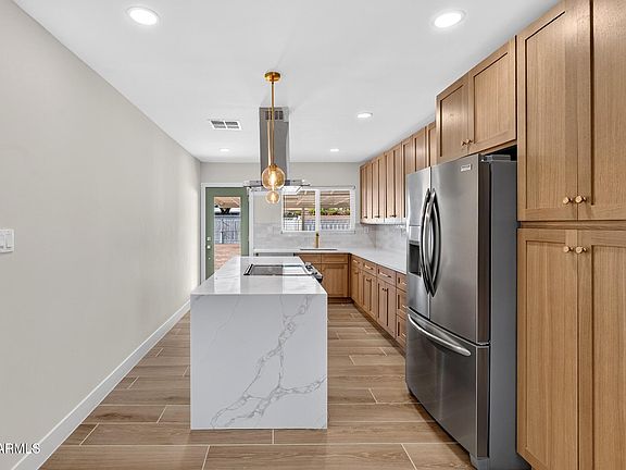 2nd image of 1532 W Fairmount Avenue