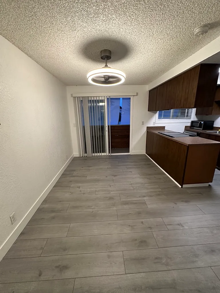 120 Stanford Dr — Photo 4