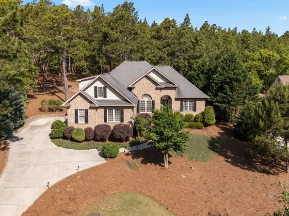 119 James Drive, West End, NC 27376