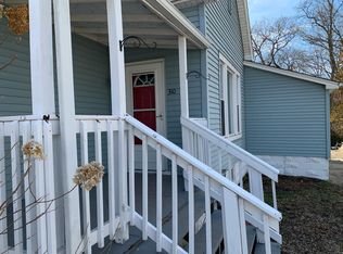 310 White St, Hillsboro, IL 62049