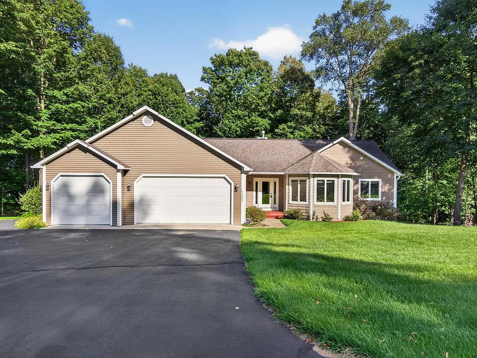 1st image of 1482 Oban Way