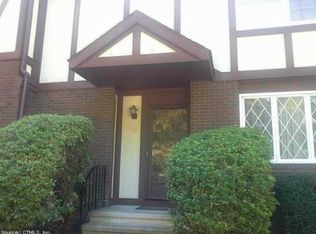 28 Derbyshire, Derby, CT 06418