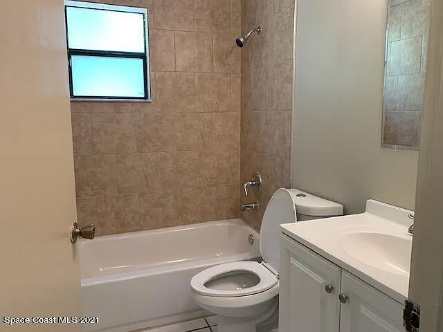 1098 Elmsford St NW — Photo 9