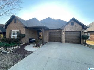 295 Creekside Ln, Pelham, AL 35124