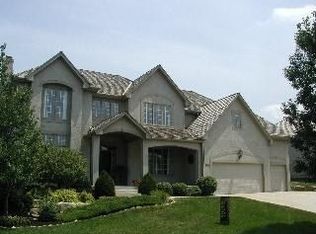 9441 Redbud Ln, Lenexa, KS 66220