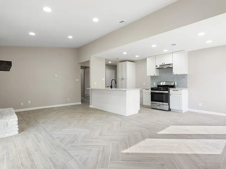 9604 Crown Ridge Dr — Photo 8