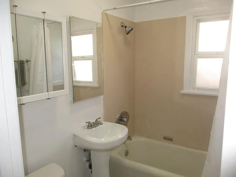 1101 Mound Ave #9 — Photo 9