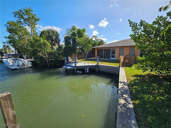 3rd image of 105 Tahiti St