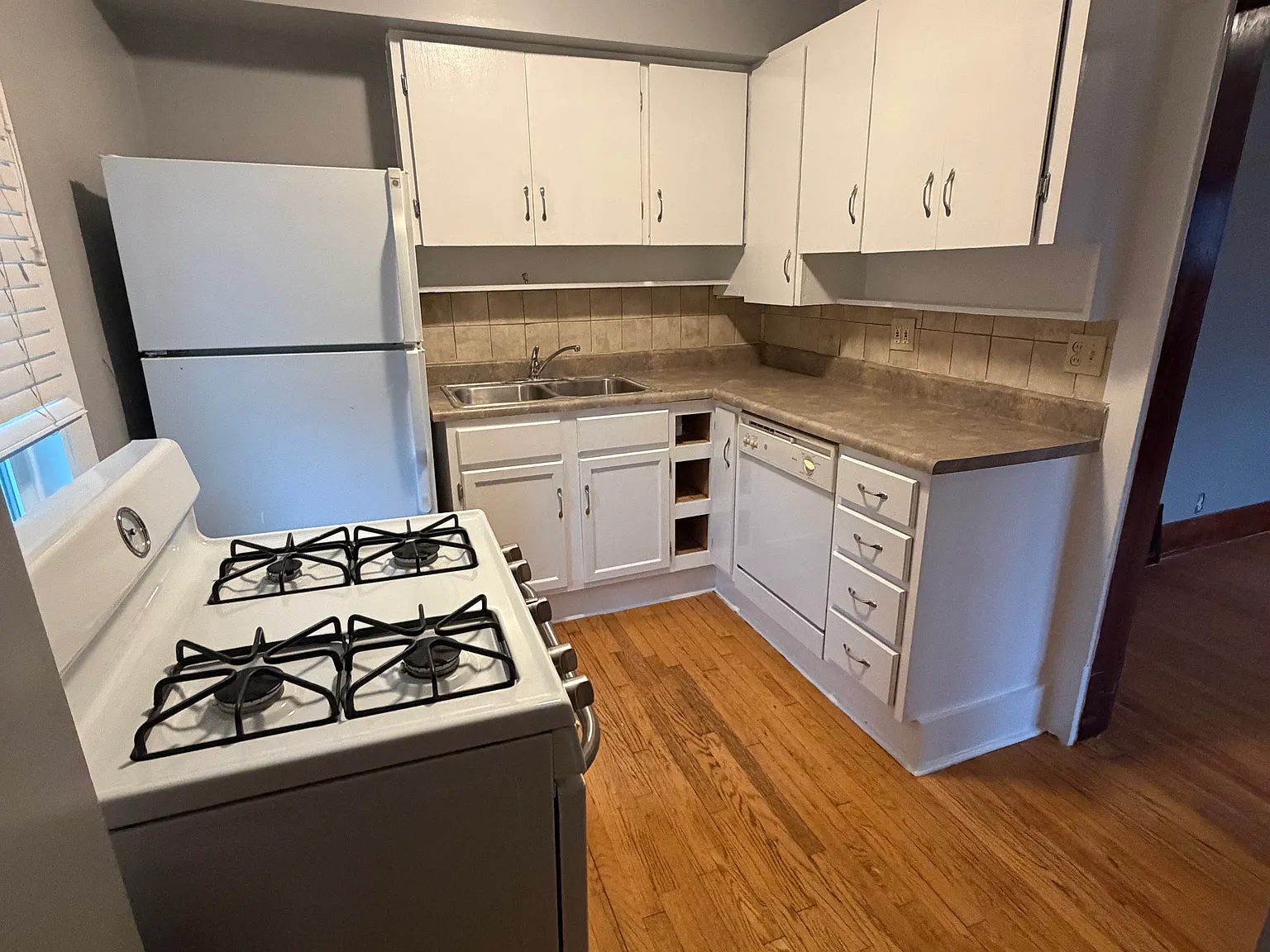 3 bed, 1312 sqft, $1,650 — Photo 4