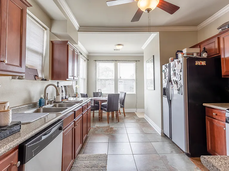 6102 Catina St — Photo 4