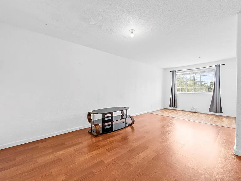 1425 NW 36th Way — Photo 6