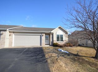 903 Evergreen Ct, Vadnais Heights, MN 55127