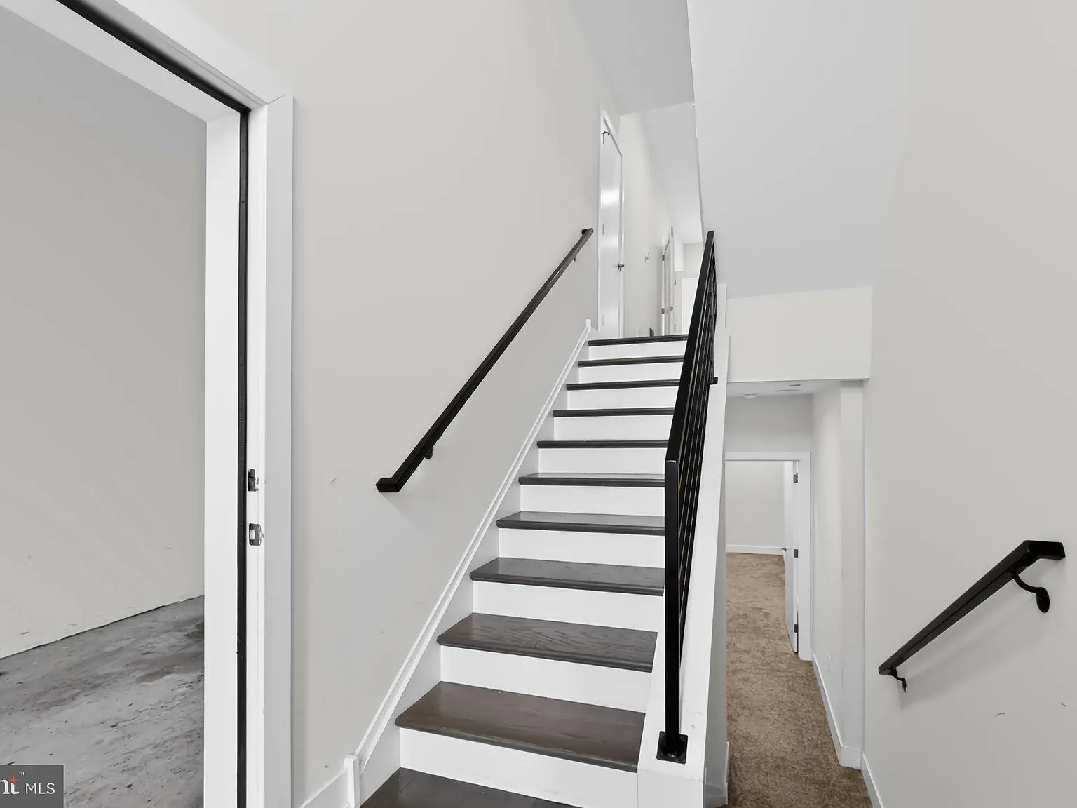 4 bed, 4.5 bath, 2144 sqft, $4,595 — Photo 2