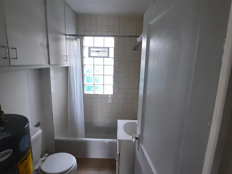 1222 N Prairie Ave — Photo 4