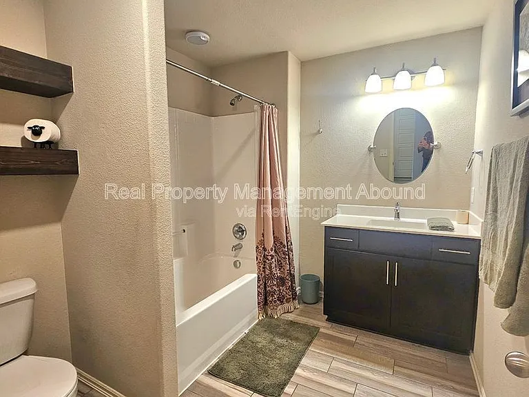 14727 S Urbana Ave — Photo 32