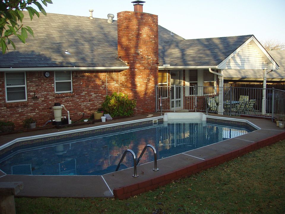 2nd image of 3644 Rolling Lane Cir