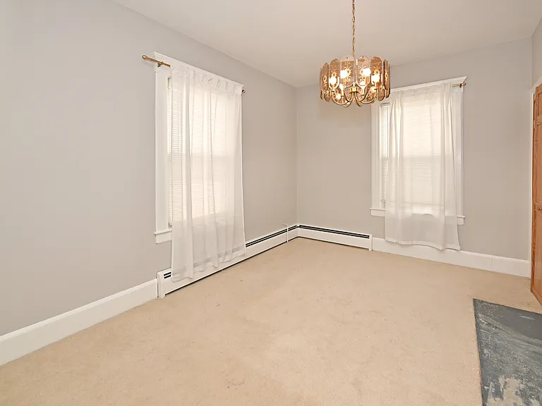 264 Morse Ave — Photo 9