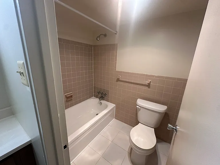 Claridge House — Photo 82