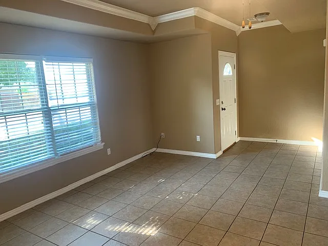 3 bed, 1213 sqft, $1,500 — Photo 3