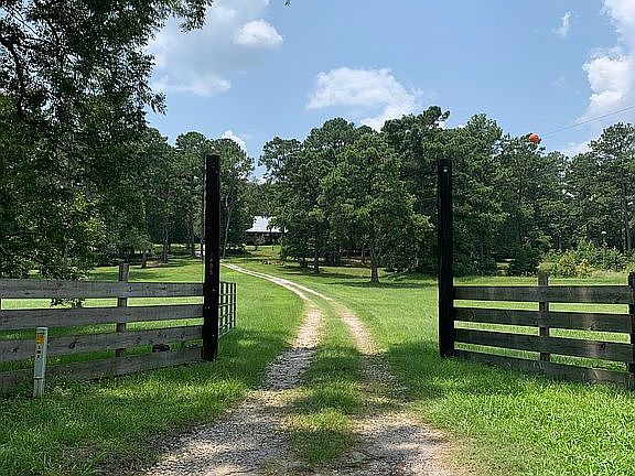 3rd image of 2498 N Highway 81