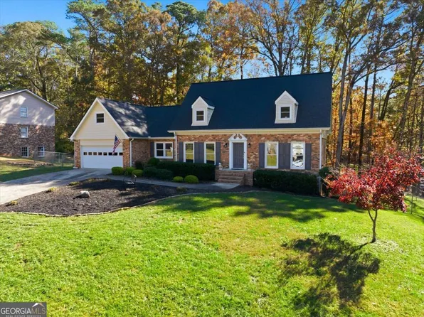 2334 Pine Point Dr, Lawrenceville, GA 30043