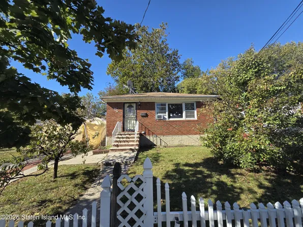 326 Grandview Ave, Staten Island, NY 10303
