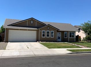 1413 National Dr, Lemoore, CA 93245