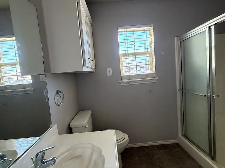 1001 Pontiac Ave — Photo 9