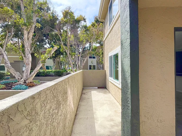7565 Charmant Dr #405 — Photo 17