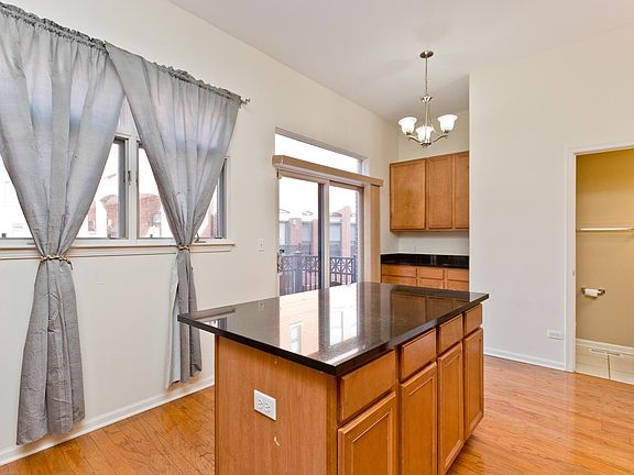 4th image of 1464 S Peoria St #1N