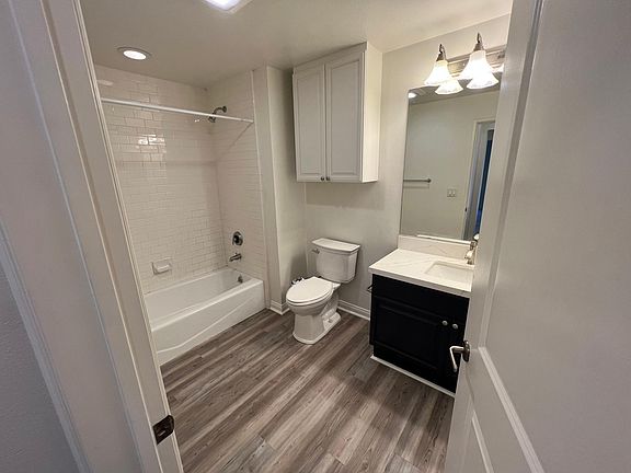 5th image of 5625 Crescent Park W APT 416