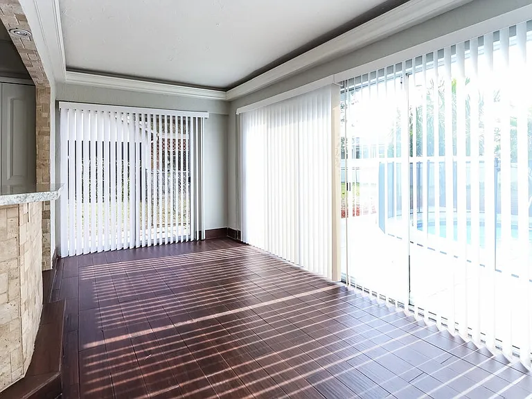 1414 NE Van Loon Ln — Photo 6