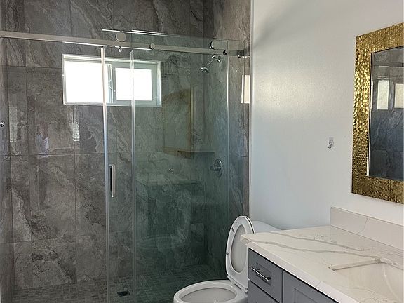 4th image of 11439 Freer Ave