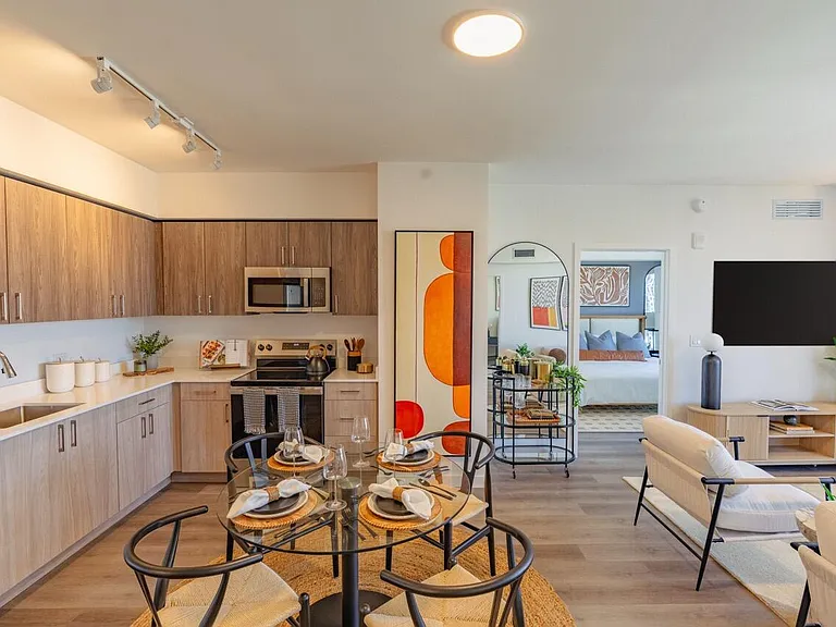 450 SW 5th St #608 — Photo 10