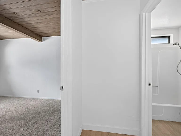 3100 Hacienda Dr — Photo 17